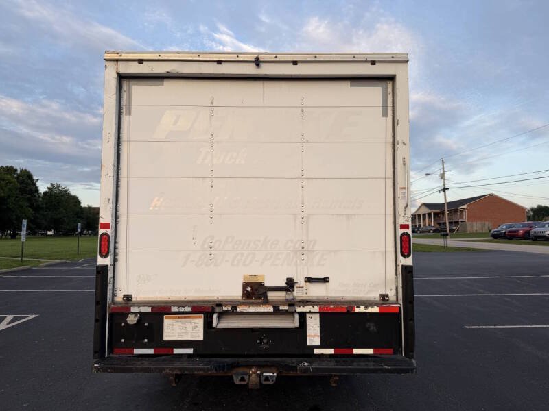 Used 2018 GMC Savana 3500 Extended w/ Driver Convenience Package RWD image 7
