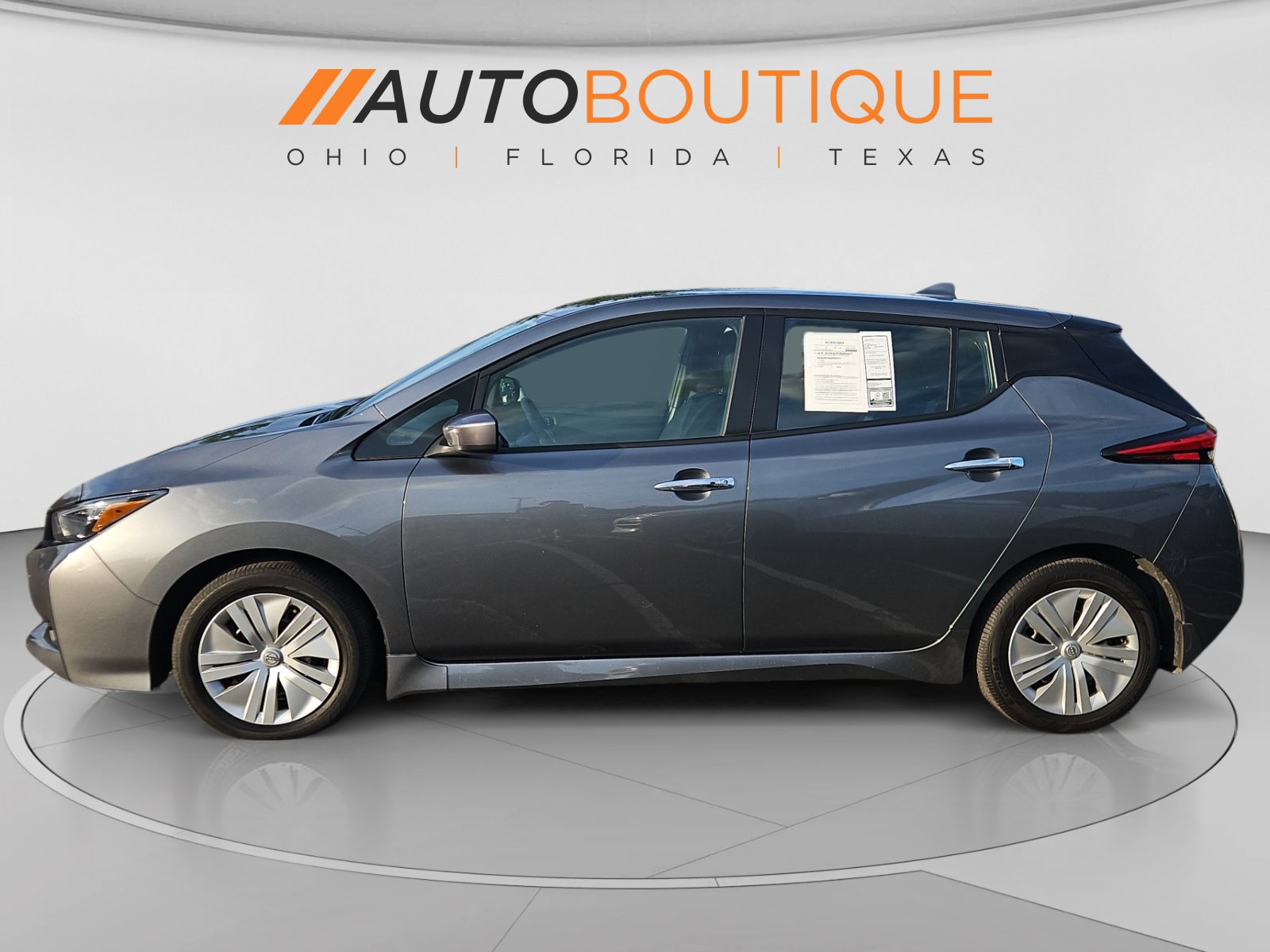 Used 2025 Nissan Leaf S FWD image 2