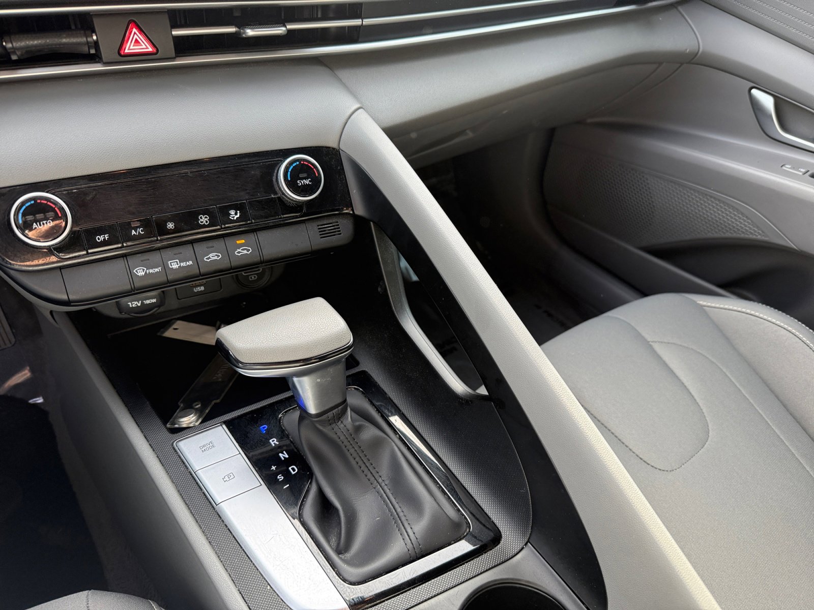 Certified 2023 Hyundai Elantra SEL image 13