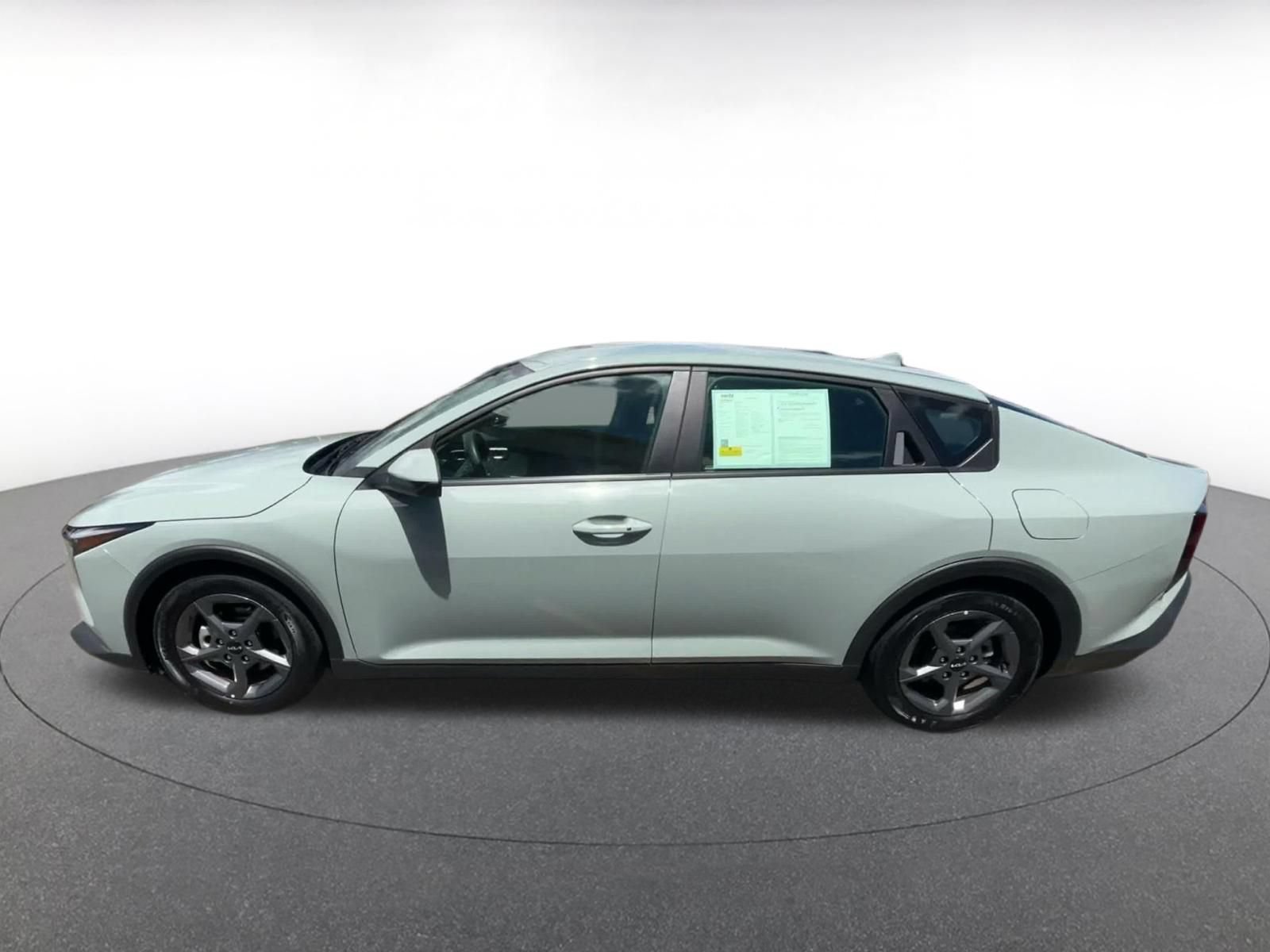 Used 2025 Kia K4 FWD image 8