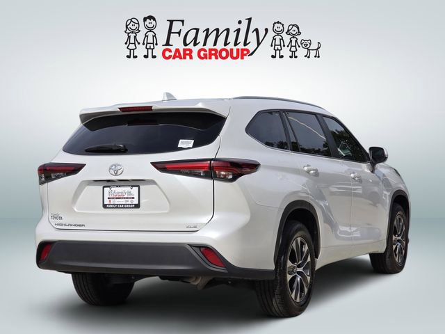 Certified 2025 Toyota Highlander XLE FWD image 4