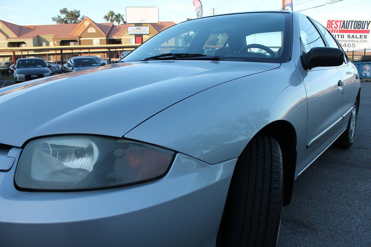 Used 2005 Chevrolet Cavalier Sedan w/ Preferred Equipment Group FWD image 16