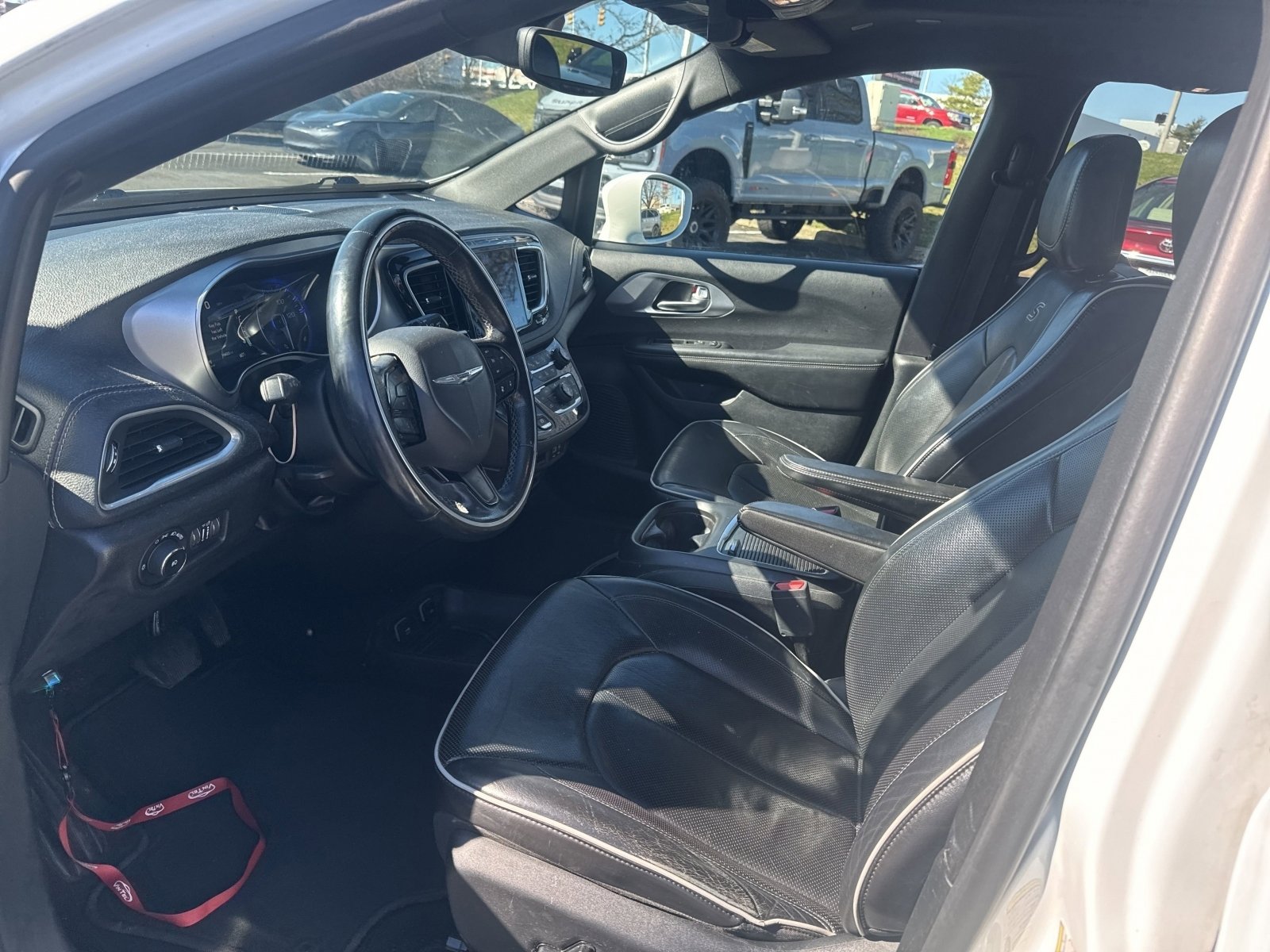 Used 2018 Chrysler Pacifica Limited w/ Advanced Safetytec Group image 13