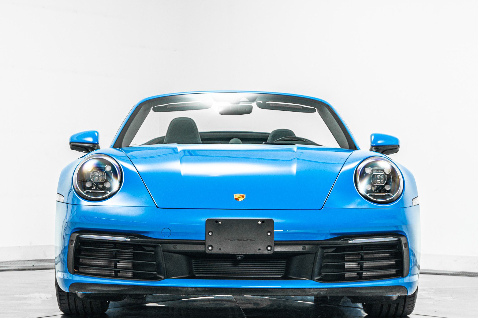 Used 2023 Porsche 911 Carrera image 4