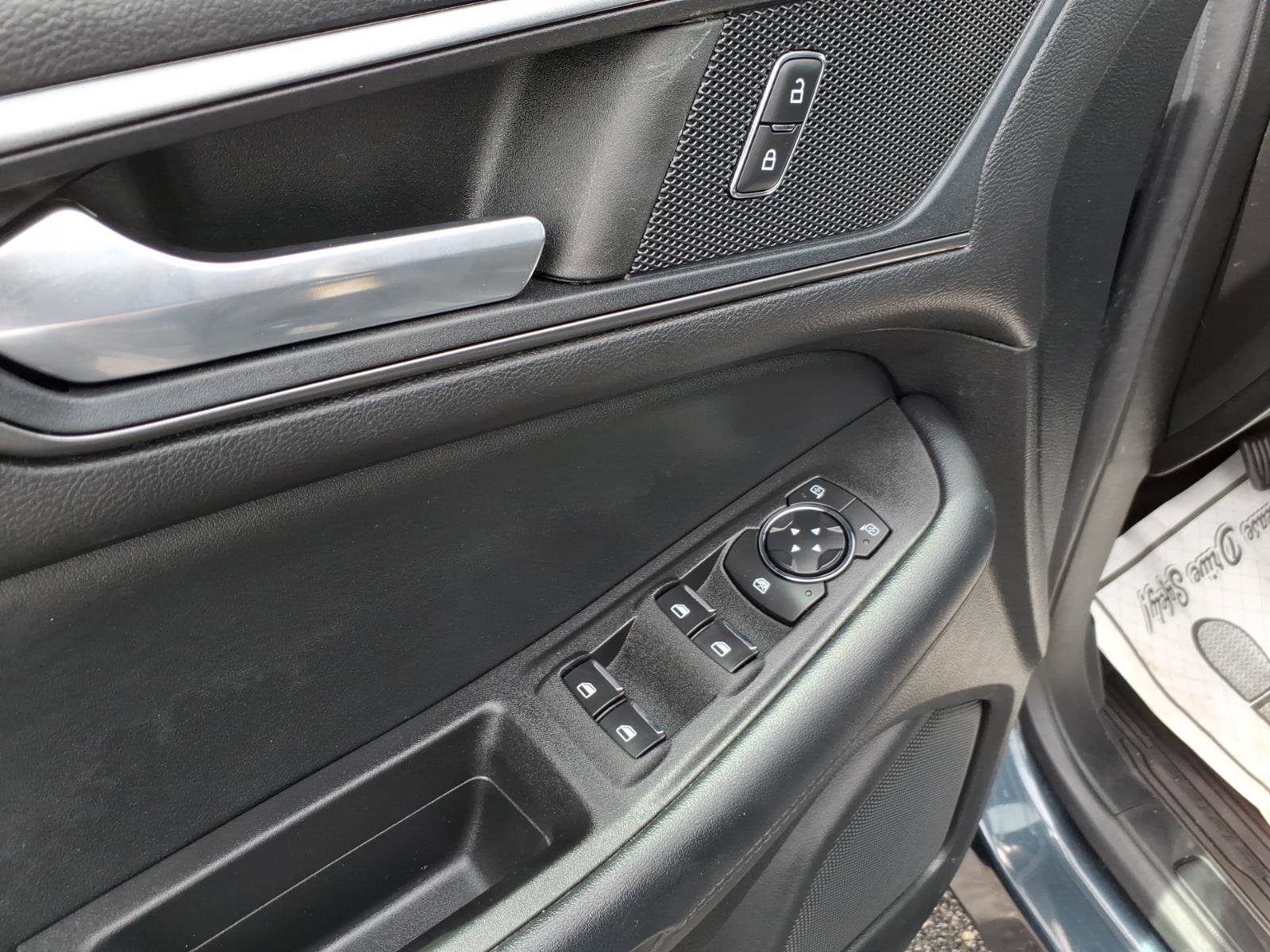 Used 2022 Ford Edge SE w/ Black Appearance Package AWD/4WD image 12