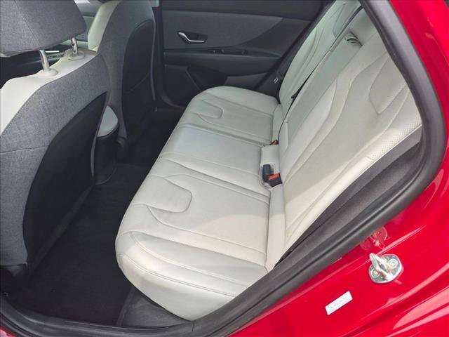 Used 2023 Hyundai Elantra Limited w/ Preferred Accessory Package FWD image 16