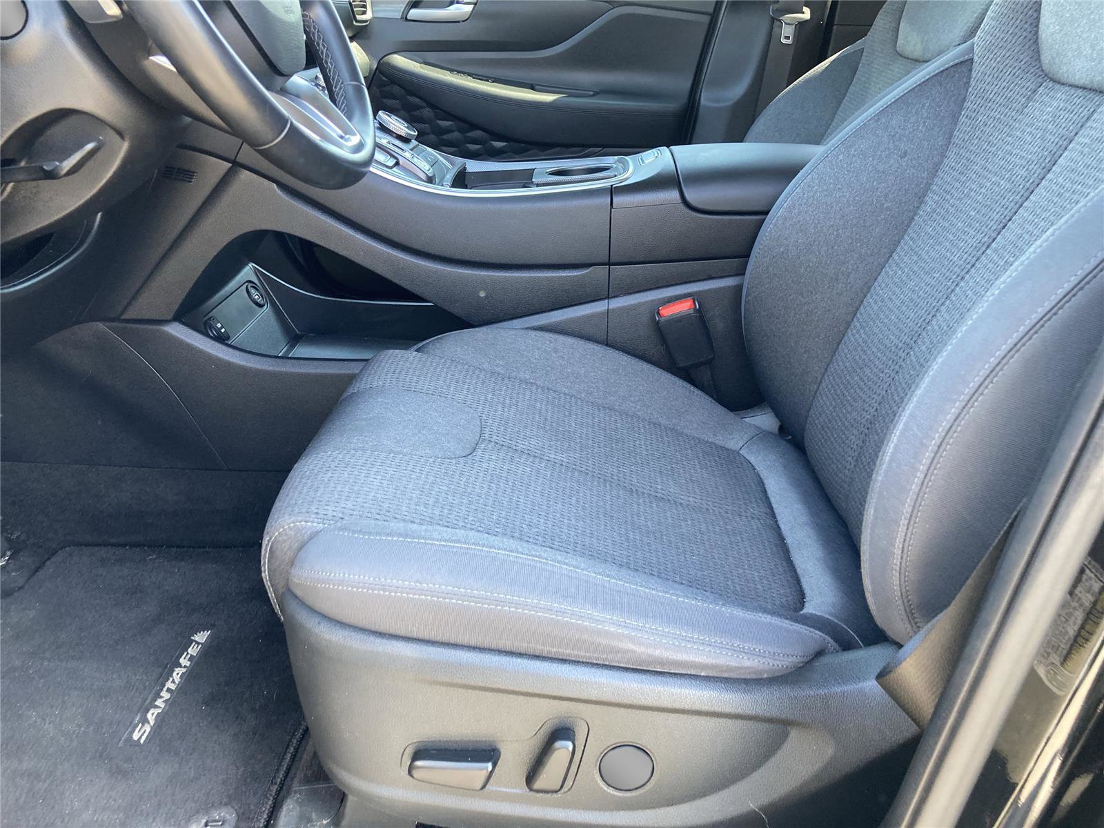 Used 2023 Hyundai Santa Fe SEL w/ Winter Weather Package image 25