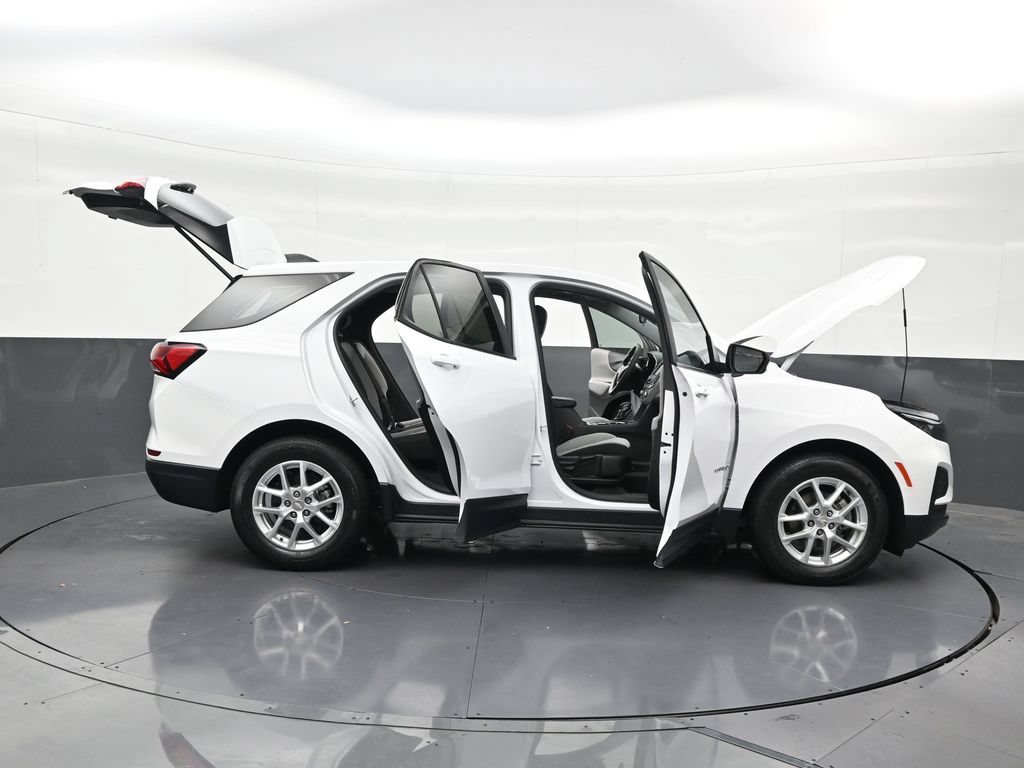 Used 2023 Chevrolet Equinox LS FWD image 37