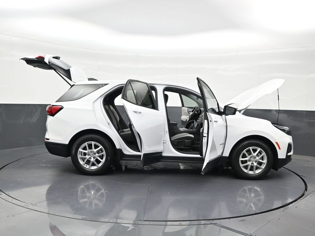 Used 2023 Chevrolet Equinox LS FWD image 37