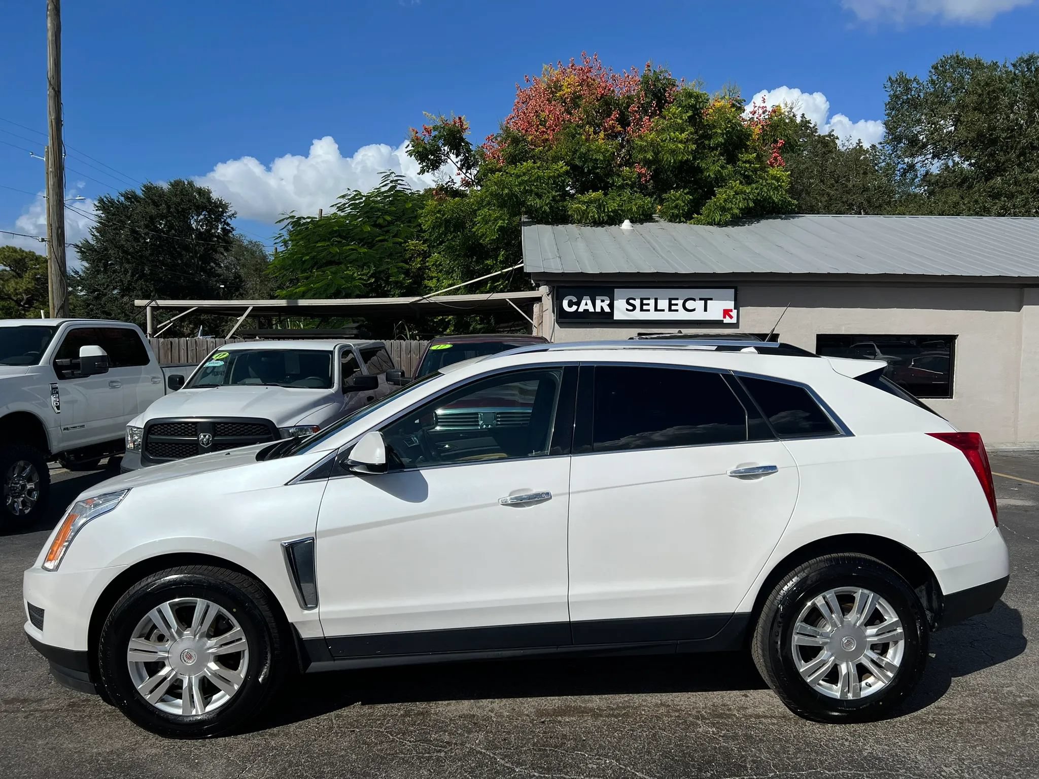 Used 2014 Cadillac SRX Luxury w/ Driver Awareness Package AWD/4WD image 8