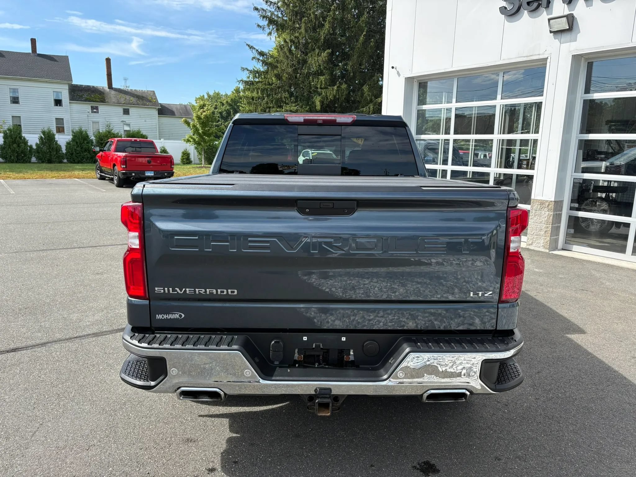 Used 2019 Chevrolet Silverado 1500 LTZ w/ LTZ Premium Package AWD/4WD image 16