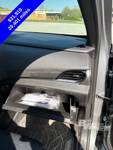 Used 2023 Chevrolet Traverse LT w/ Midnight/Sport Edition AWD/4WD image 22