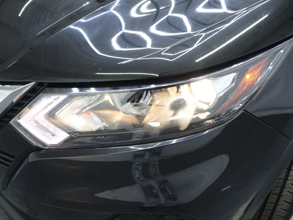 Used 2021 Nissan Rogue Sport SV AWD/4WD image 29