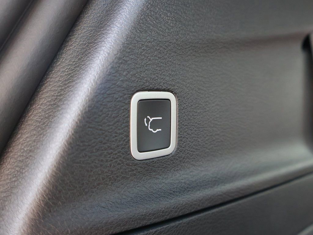 New 2026 Chrysler Pacifica Pinnacle image 16