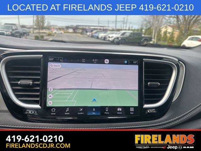 Used 2024 Chrysler Pacifica Limited w/ S Appearance Package FWD image 29