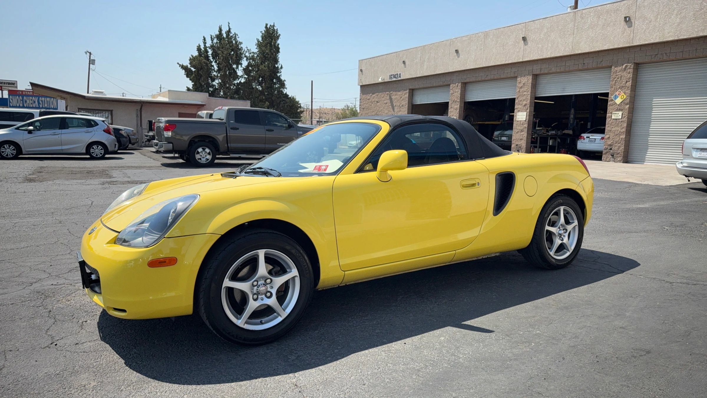 Used 2002 Toyota MR2 image 2