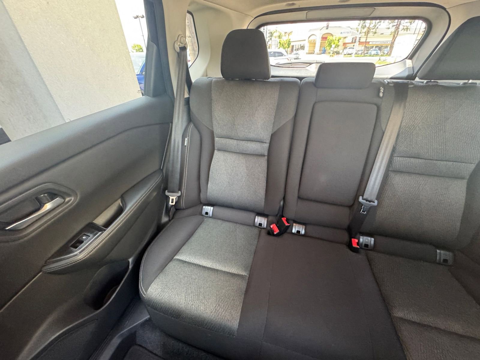 Used 2025 Nissan Rogue SV FWD image 41