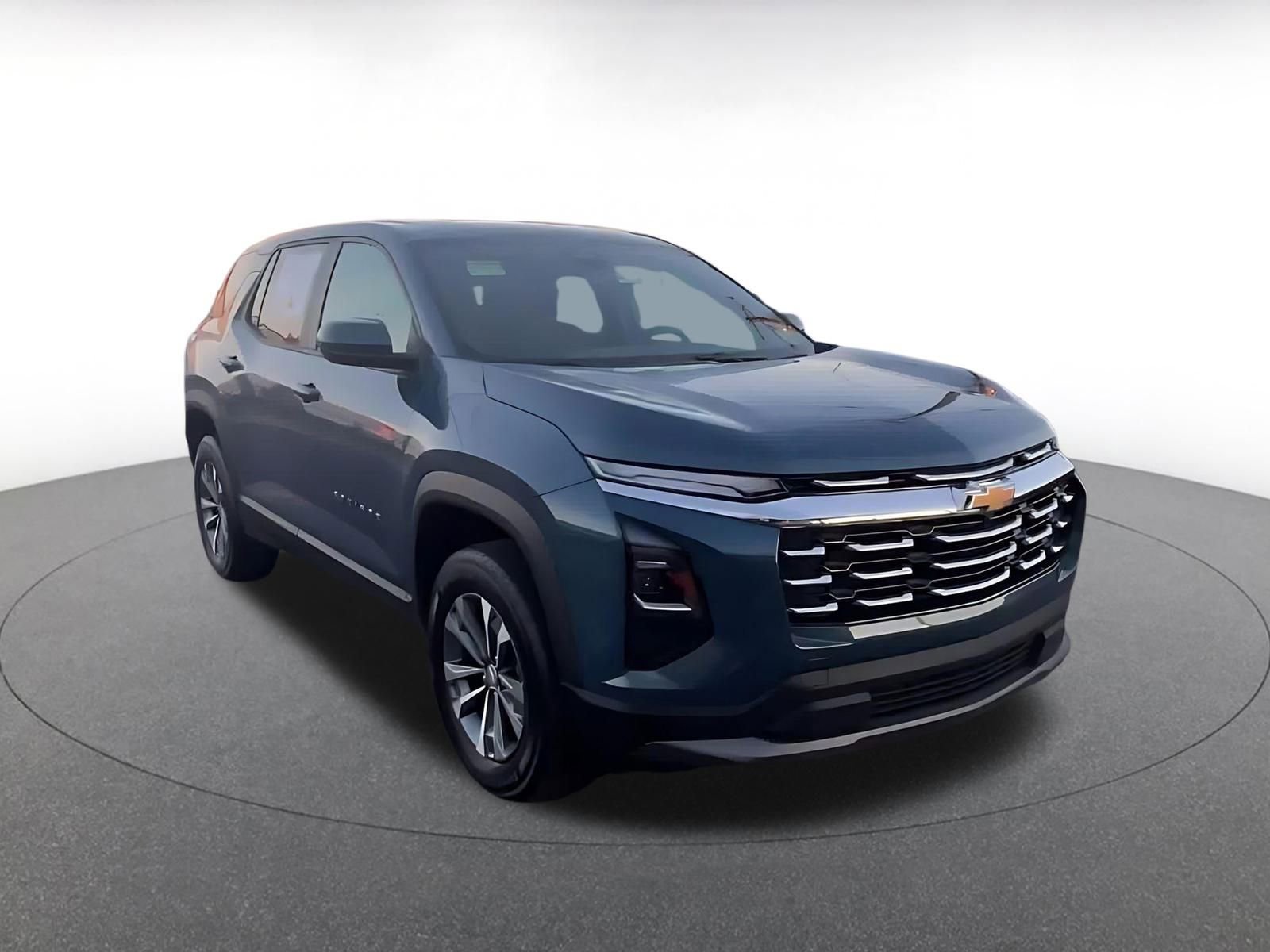 Used 2025 Chevrolet Equinox LT image 3