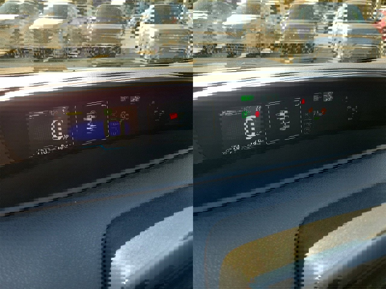 Used 2020 Toyota Prius LE w/ Carpet Mat Package image 21