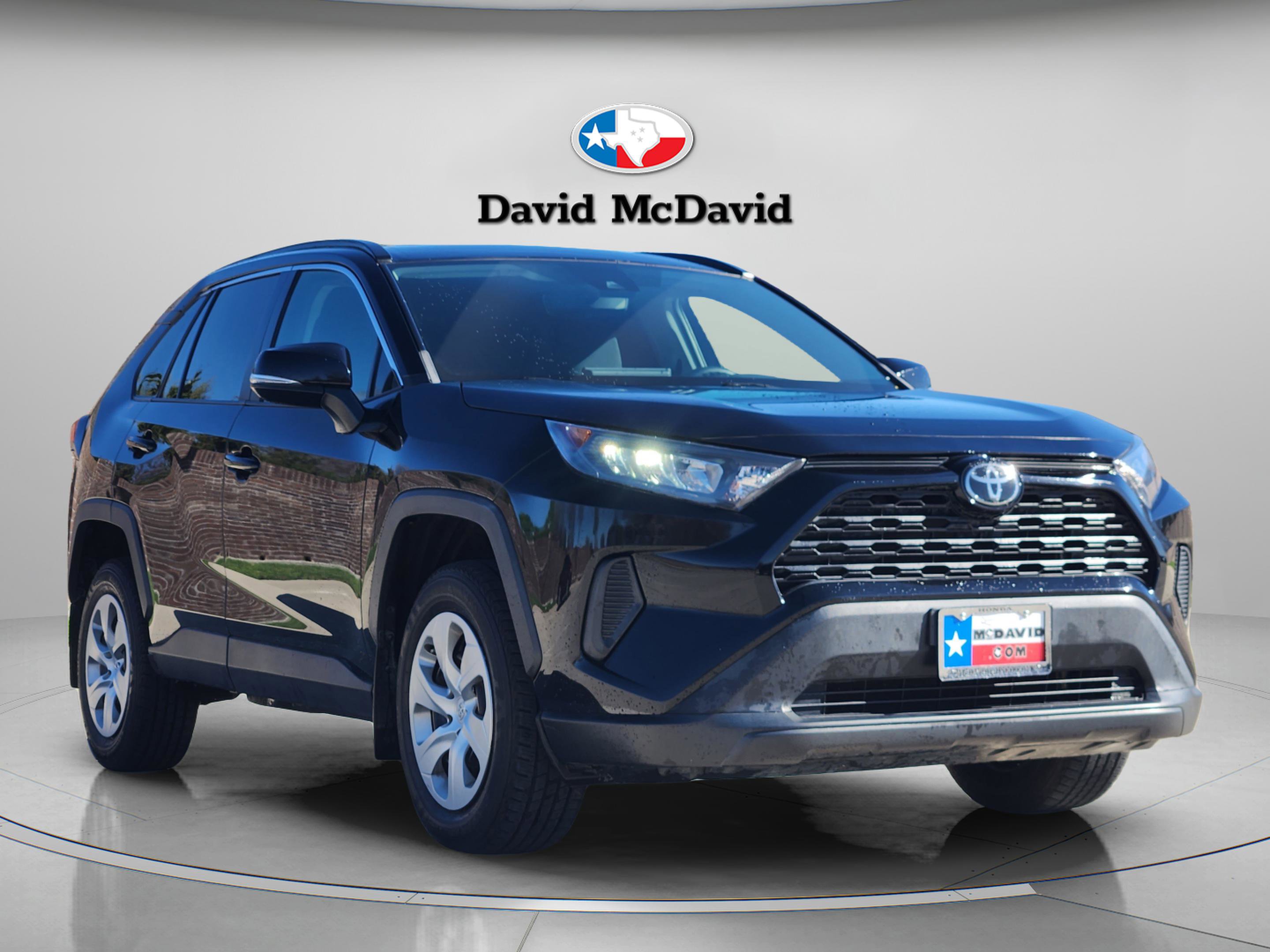 Used 2021 Toyota RAV4 LE w/ Carpet Mat Package (TMS) image 7