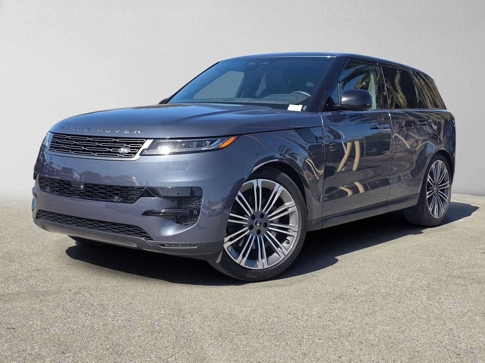 Used 2025 Land Rover Range Rover Sport SE AWD/4WD image 1