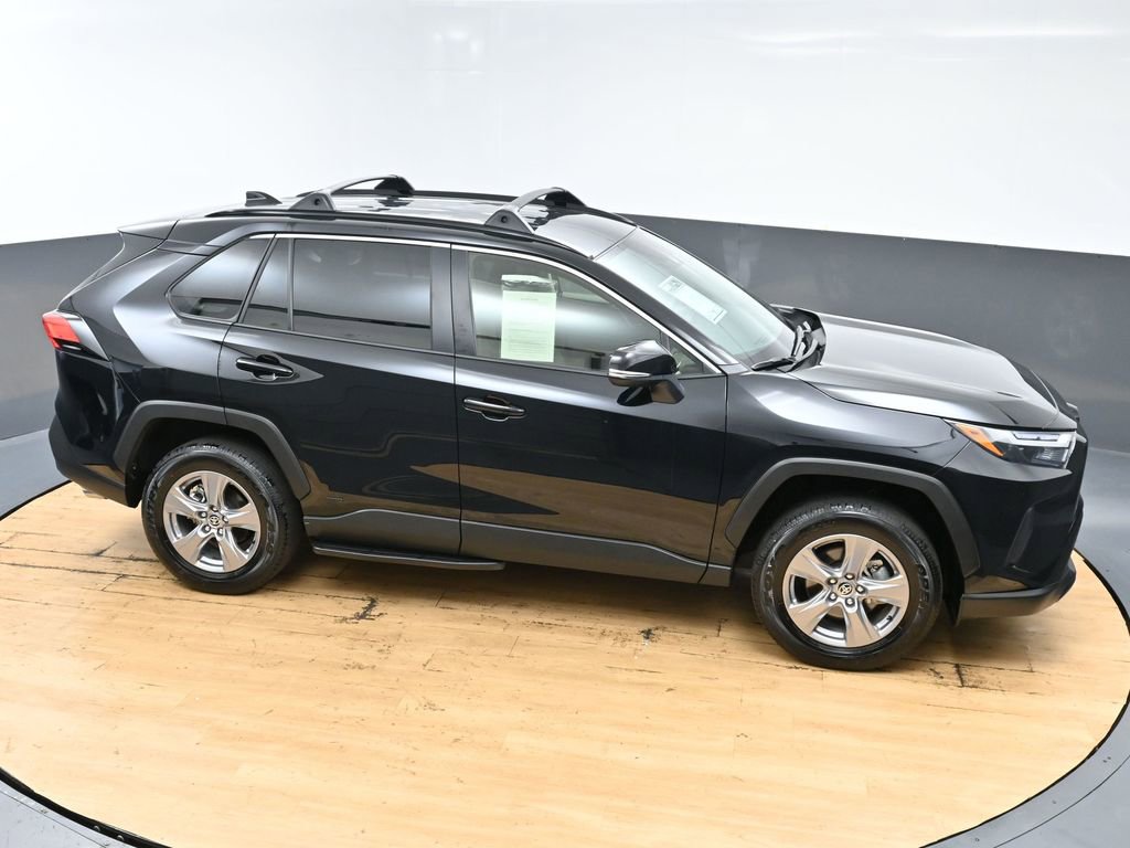 Used 2025 Toyota RAV4 XLE image 47