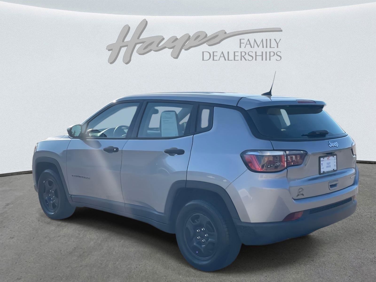 Used 2019 Jeep Compass Sport image 5