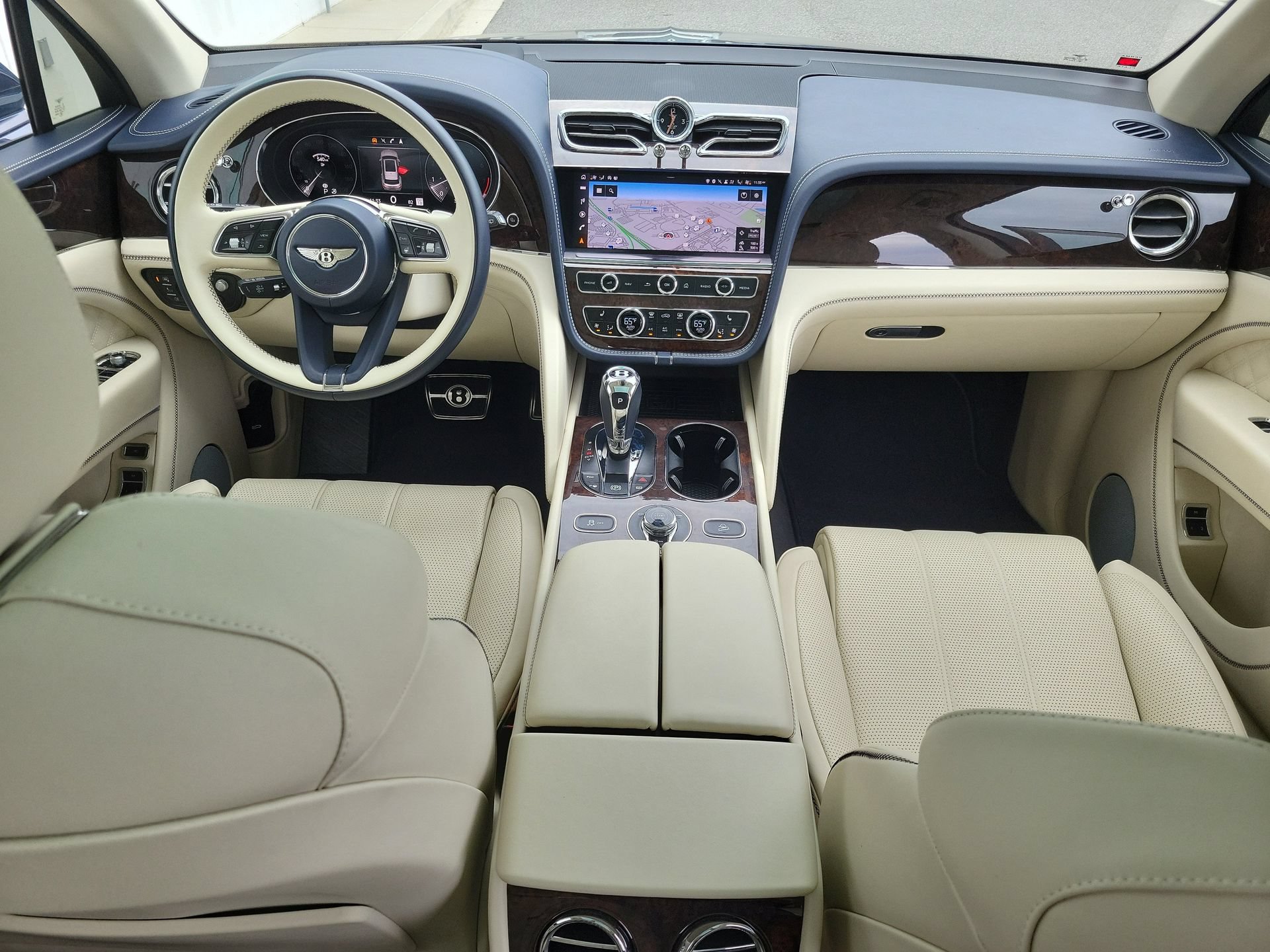 Certified 2022 Bentley Bentayga AWD/4WD image 5