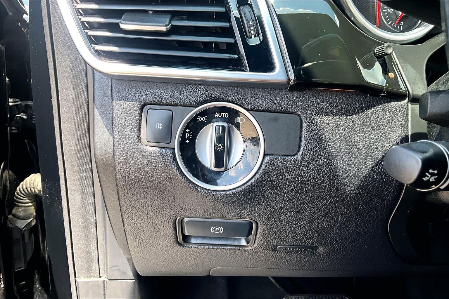 Used 2017 Mercedes-Benz GLS 550 4MATIC image 36