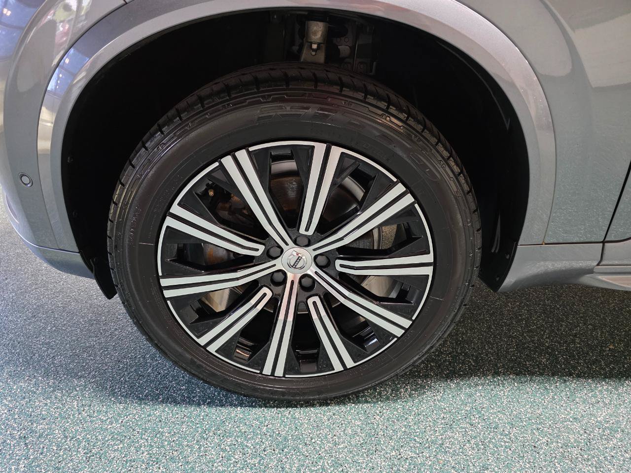 Used 2018 Volvo XC90 T6 Momentum w/ Convenience Package AWD/4WD image 12