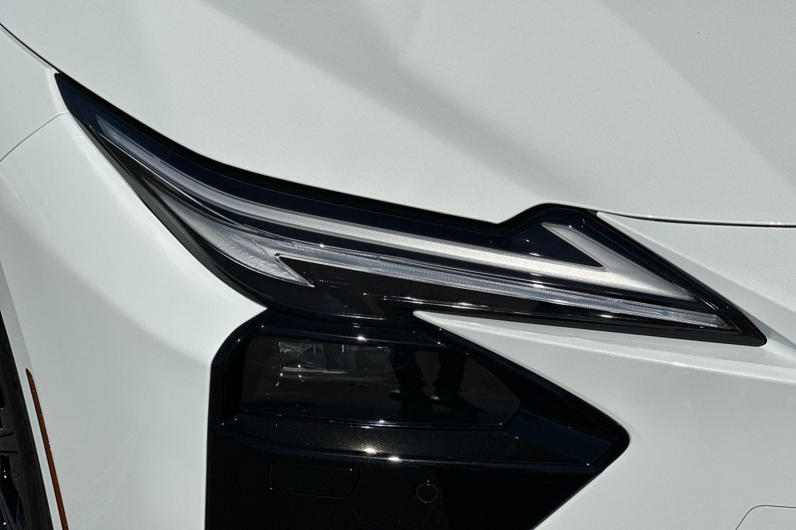 New 2026 Lexus ES 350h AWD w/ Convenience Package image 12