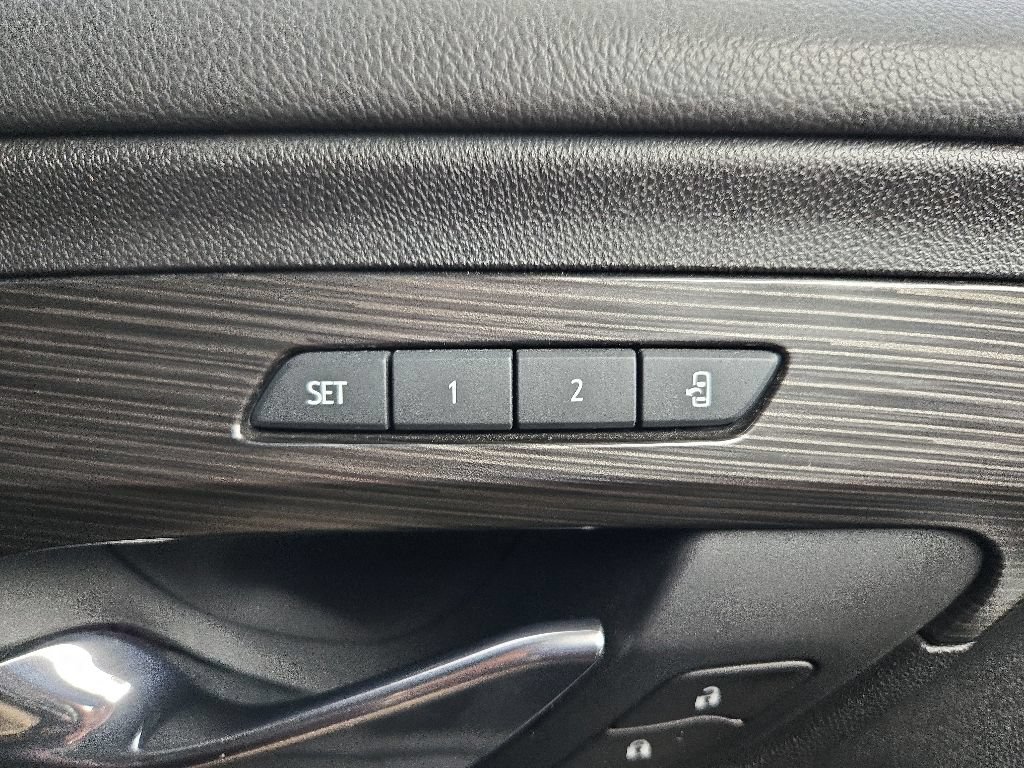 Used 2020 GMC Terrain SLT w/ Preferred Package AWD/4WD image 24