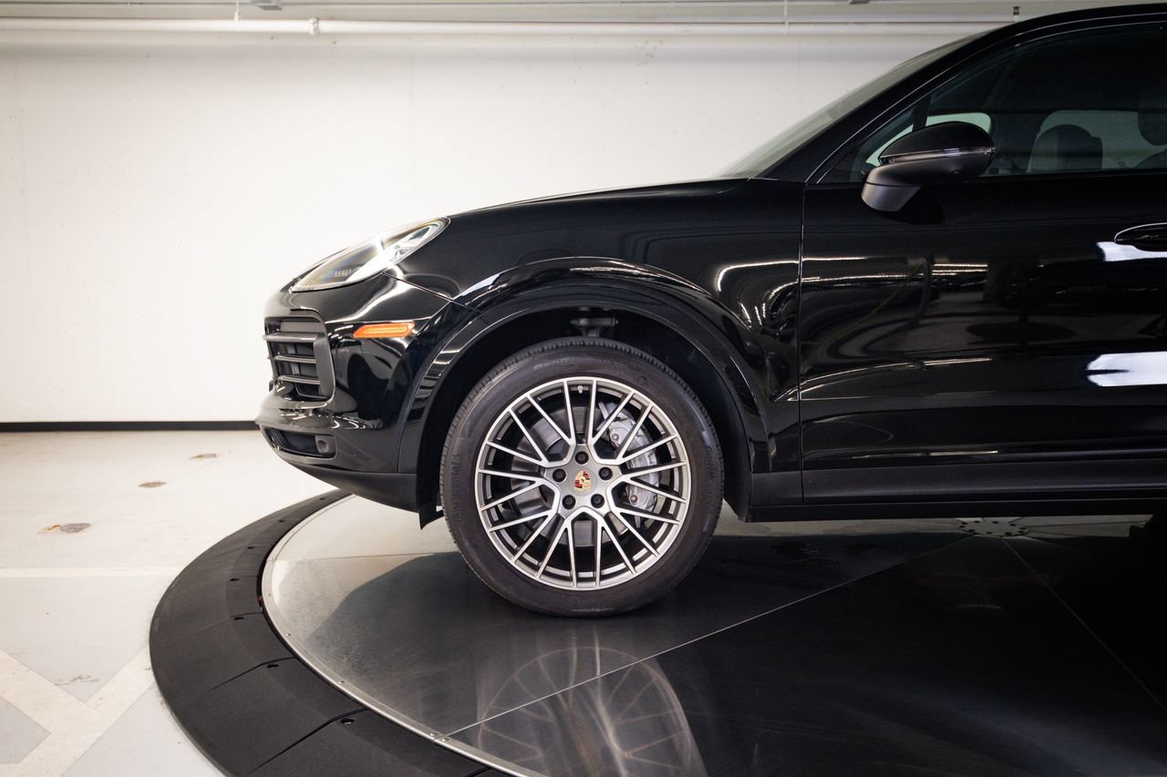 Certified 2023 Porsche Cayenne Platinum Edition AWD/4WD image 11