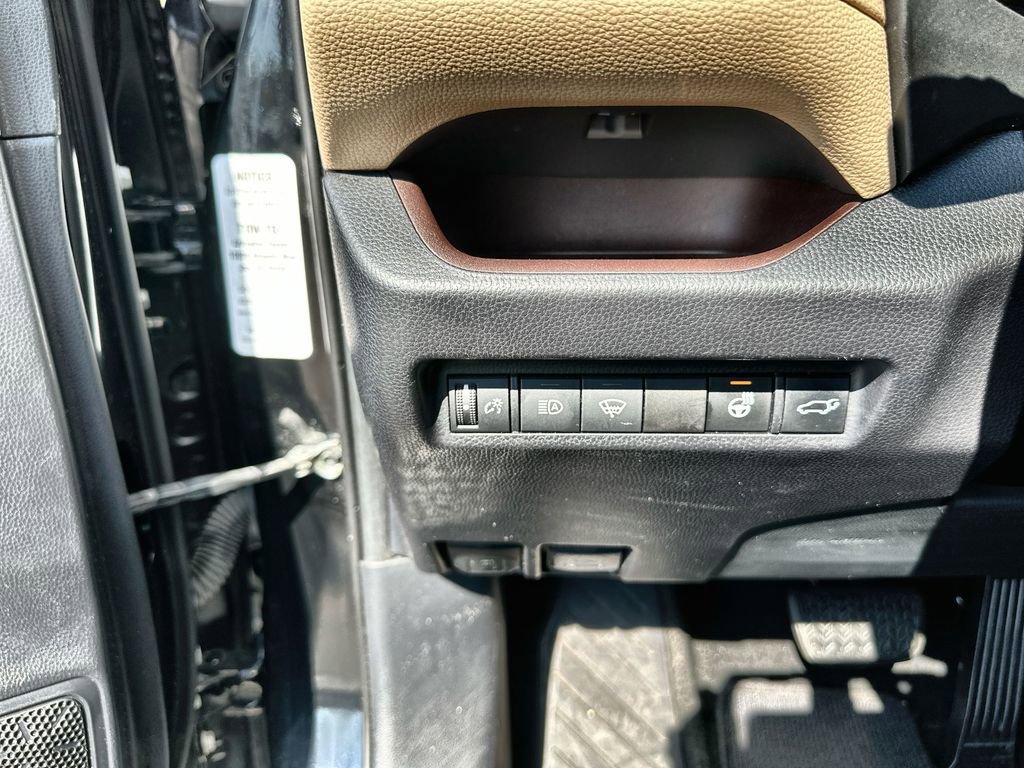 Used 2019 Toyota RAV4 Limited w/ Cold Weather Package image 18