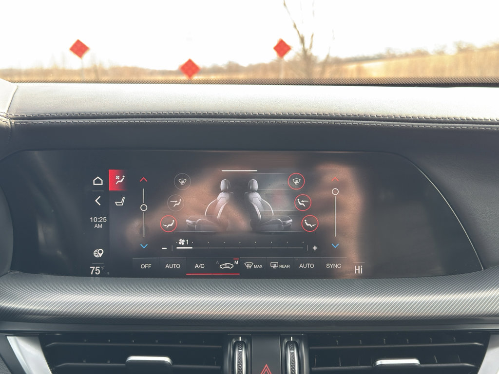 Used 2024 Alfa Romeo Stelvio Ti image 25