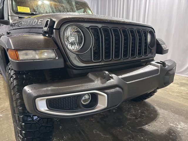 Used 2025 Jeep Gladiator Sport image 13