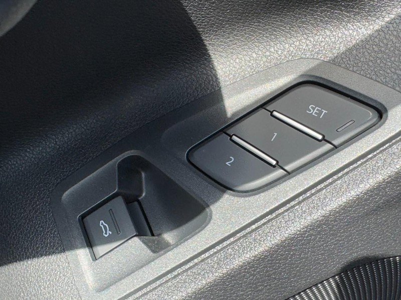 New 2025 Audi Q3 2.0T Premium image 11