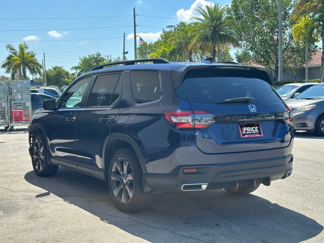 Used 2024 Honda Pilot Sport image 7