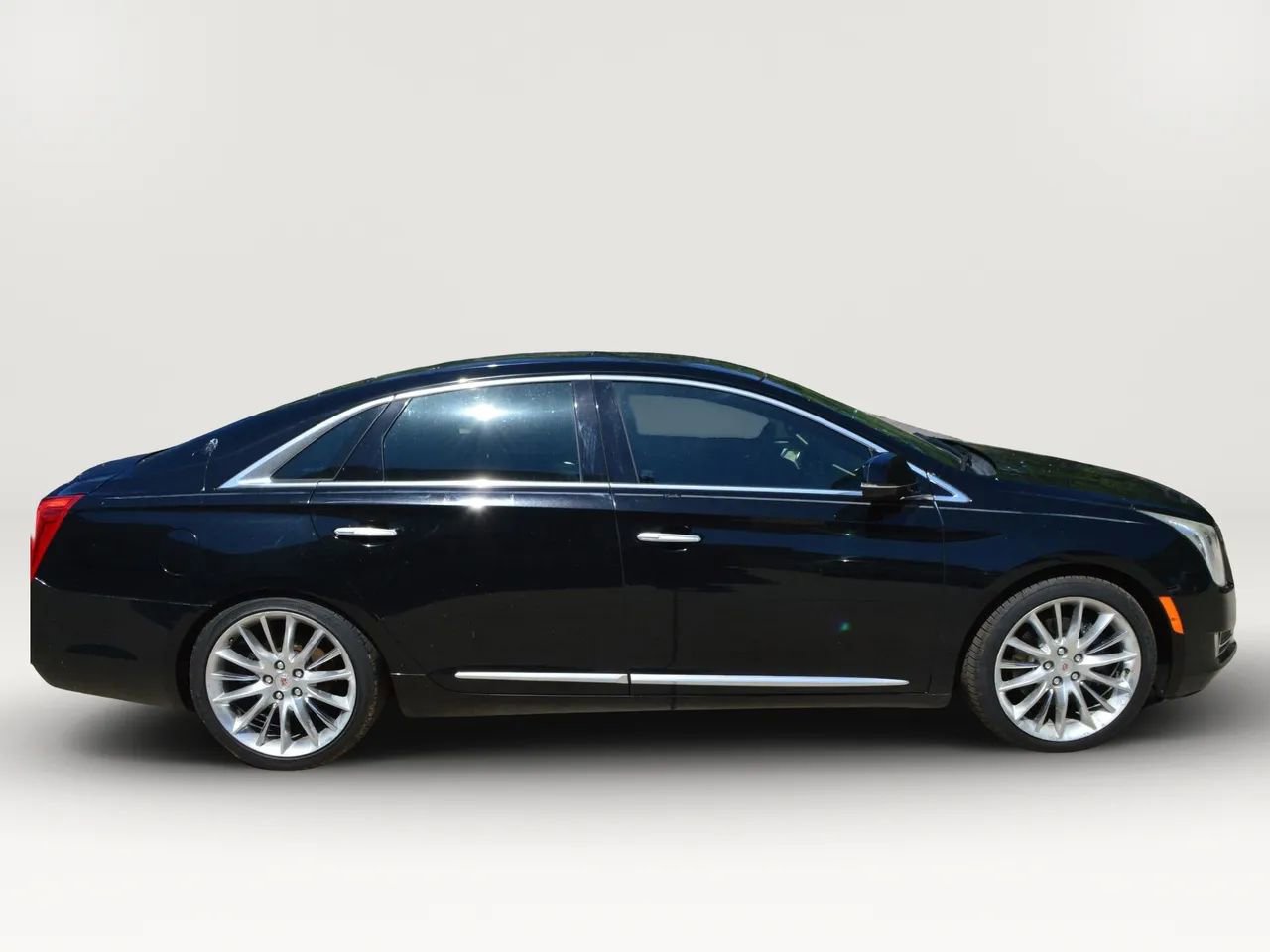 Used 2013 Cadillac XTS Platinum FWD image 7