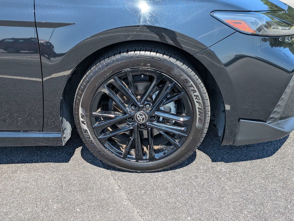 Used 2025 Toyota Camry SE FWD image 11