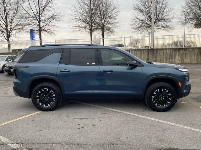 Used 2024 Chevrolet Traverse Z71 image 9