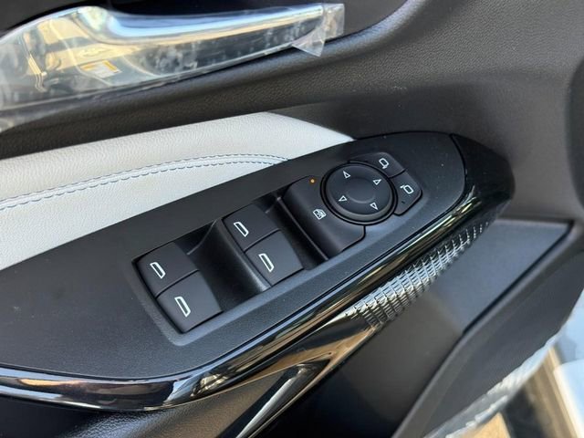 Used 2025 Chevrolet Trax LT w/ Driver Confidence Package FWD image 15