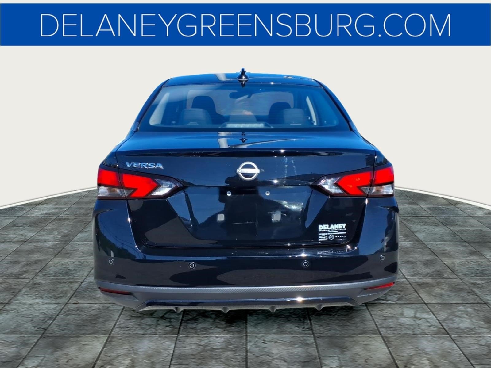 Used 2025 Nissan Versa SV FWD image 4