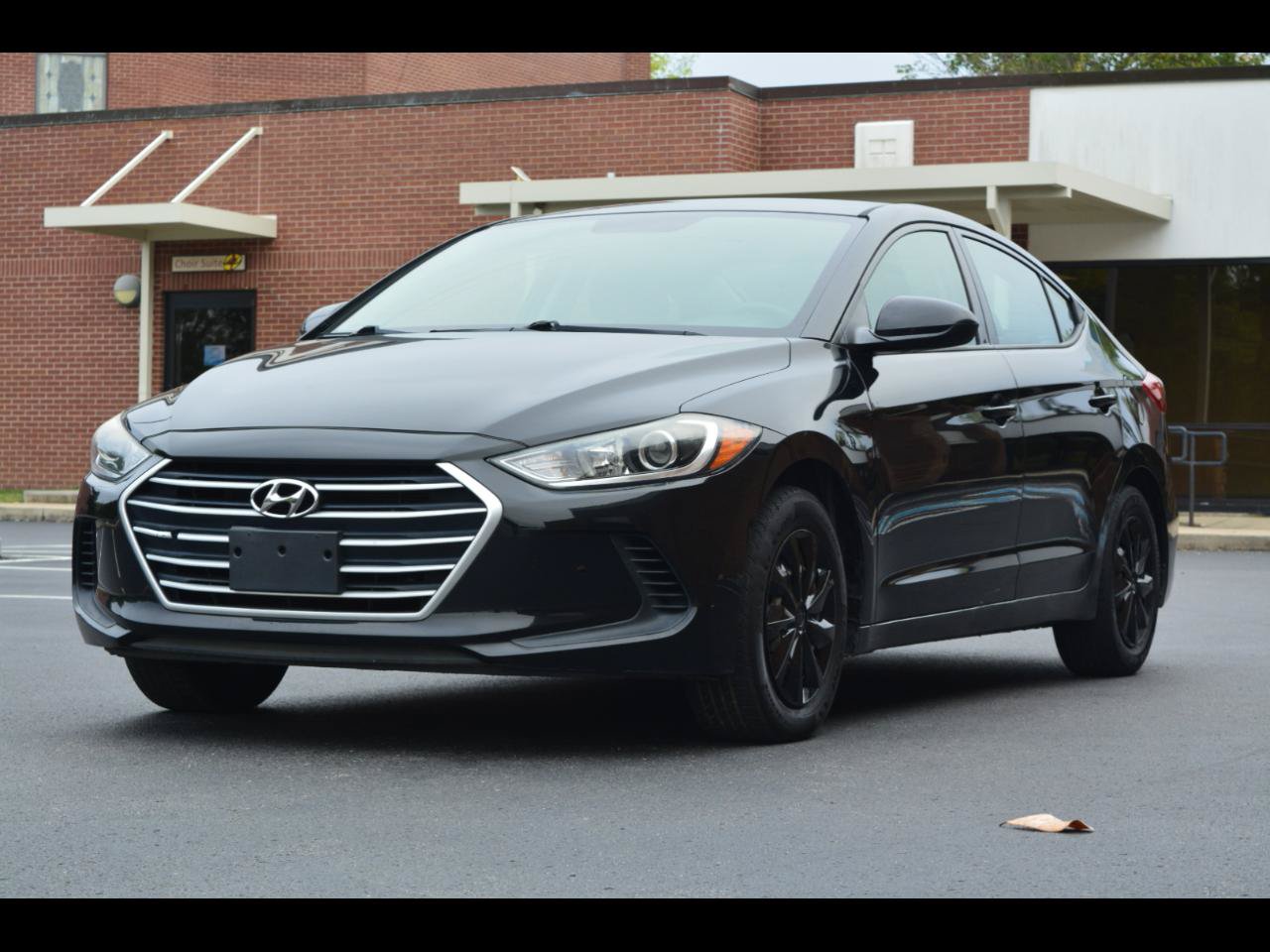 Used 2018 Hyundai Elantra SE FWD image 1
