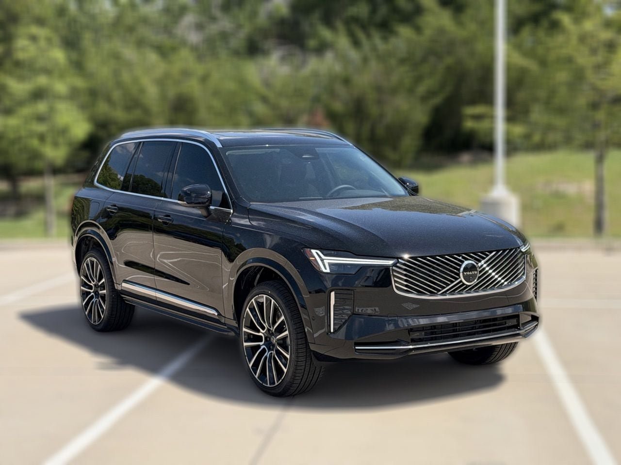 New 2026 Volvo XC90 B5 Plus w/ Protection Package Premier AWD/4WD image 4