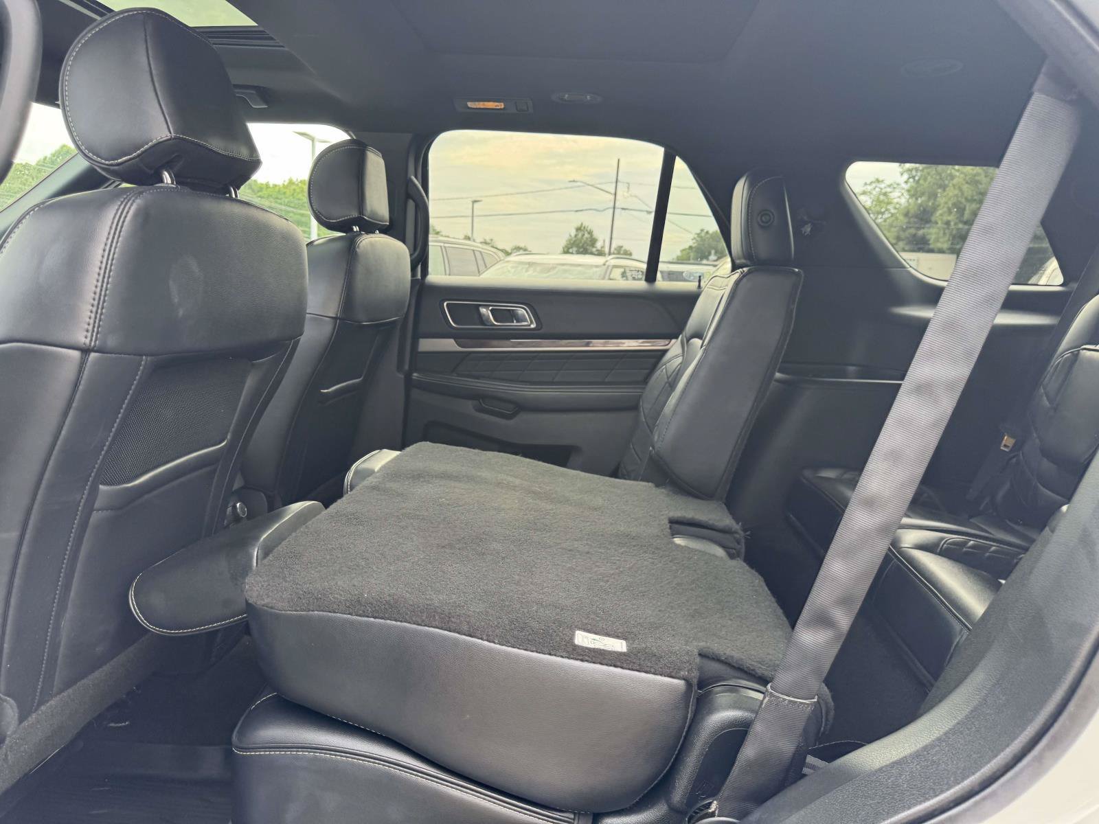 Used 2017 Ford Explorer Platinum AWD/4WD image 9