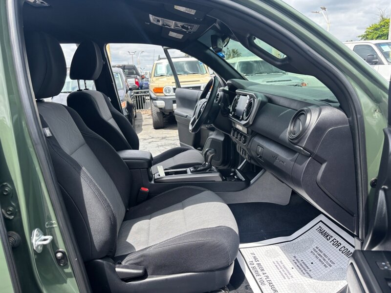 Used 2021 Toyota Tacoma TRD Off-Road AWD/4WD image 18