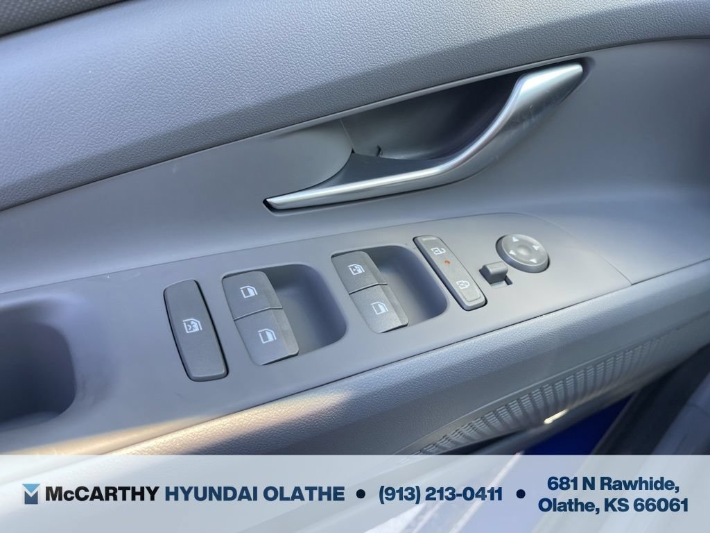 Used 2025 Hyundai Elantra Sport FWD image 28