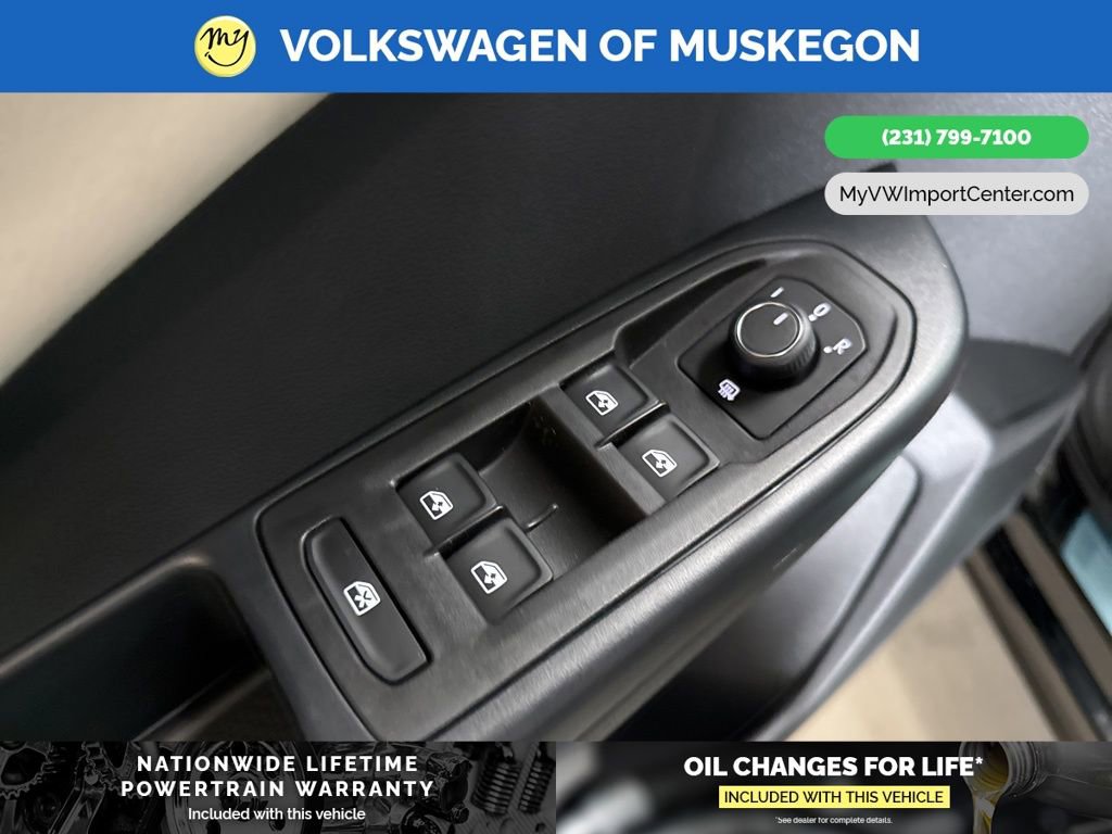 New 2026 Volkswagen Taos SE image 11