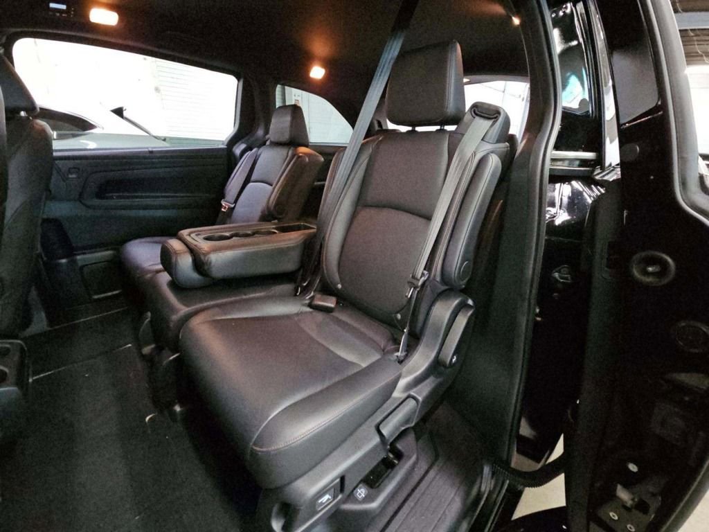 Used 2024 Honda Odyssey Sport image 9